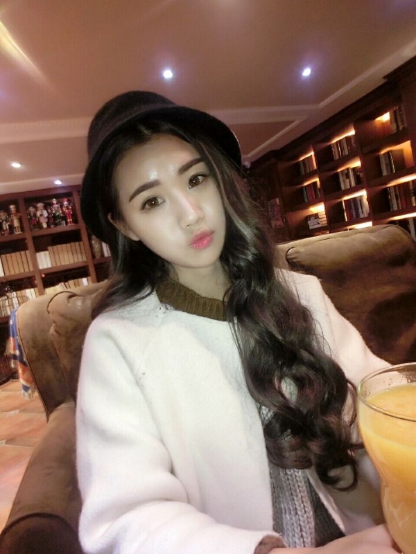 气质小妹的第三张照片--江门相亲服务中心