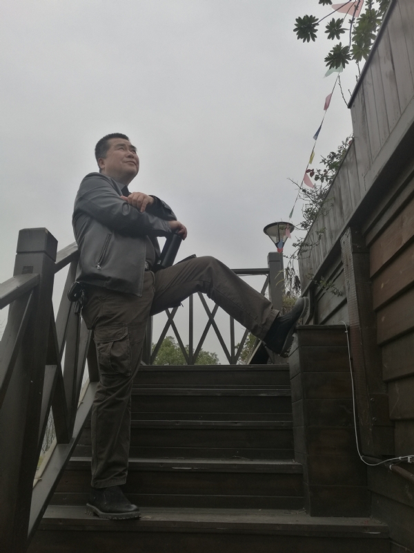 孤单背影的第一张照片--江门相亲服务中心