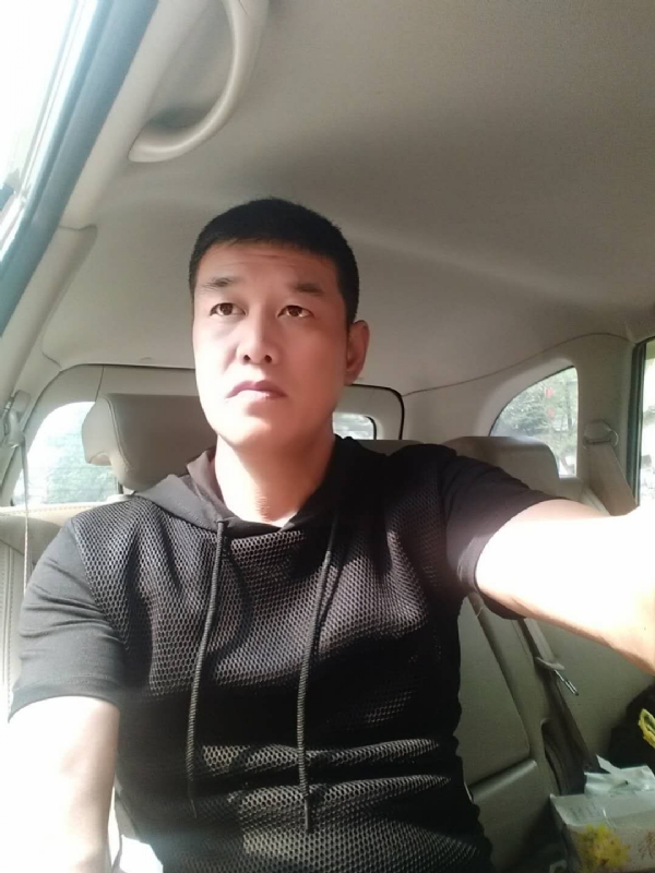 深爱的疯子的第一张照片--江门相亲服务中心