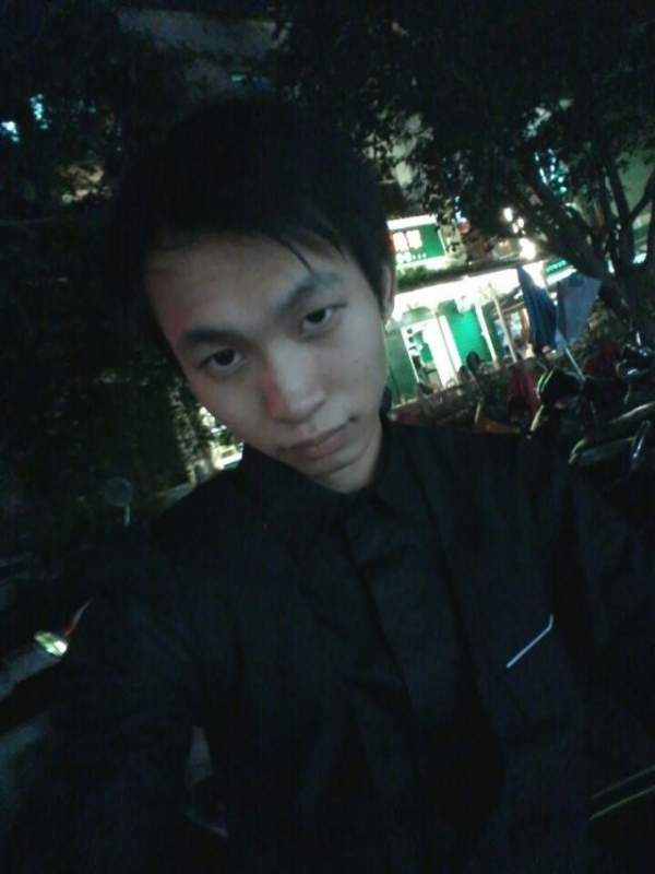 瞬间回眸的第一张照片--江门相亲服务中心