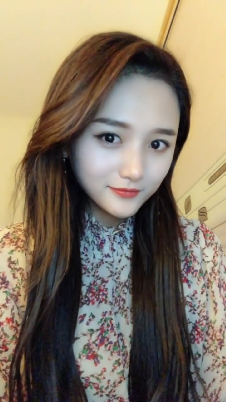 淡然一笑的第一张照片--江门相亲服务中心