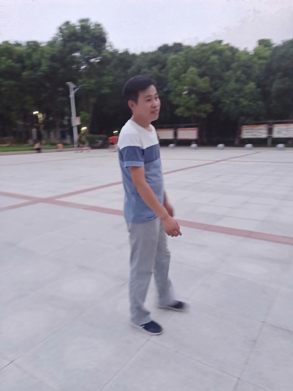 一笑的第一张照片--江门相亲服务中心