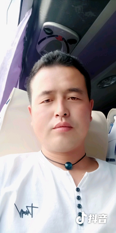 瞬间被爱上的第一张照片--江门相亲服务中心