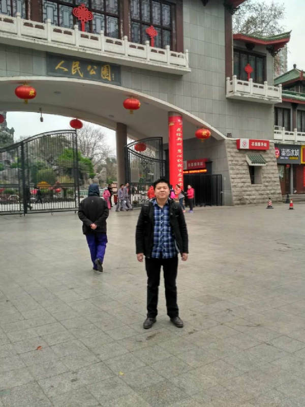 在奋斗的第一张照片--江门相亲服务中心