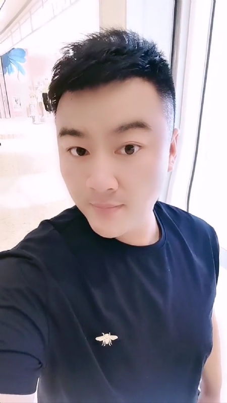 微风徐徐的第一张照片--江门相亲服务中心