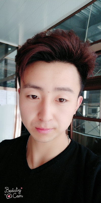 拼命微笑的第三张照片--江门相亲服务中心