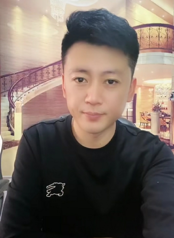 屋顶拾荒人的第三张照片--江门相亲服务中心