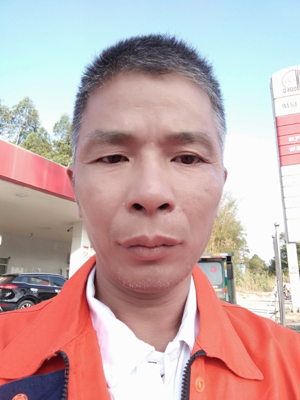 静候缘分的第一张照片--江门相亲服务中心