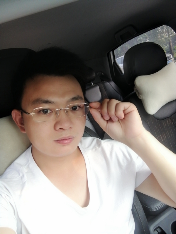 幸福的拥抱的第二张照片--江门相亲服务中心