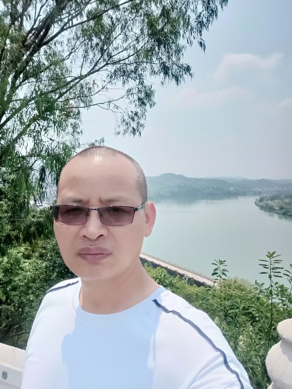随缘随性的第一张照片--江门相亲服务中心