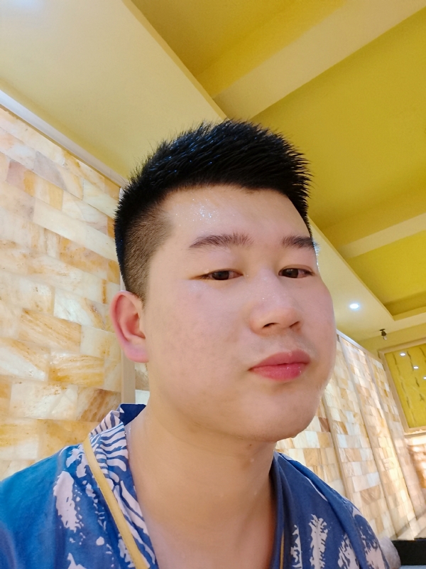 六月与阿十二的第一张照片--江门相亲服务中心