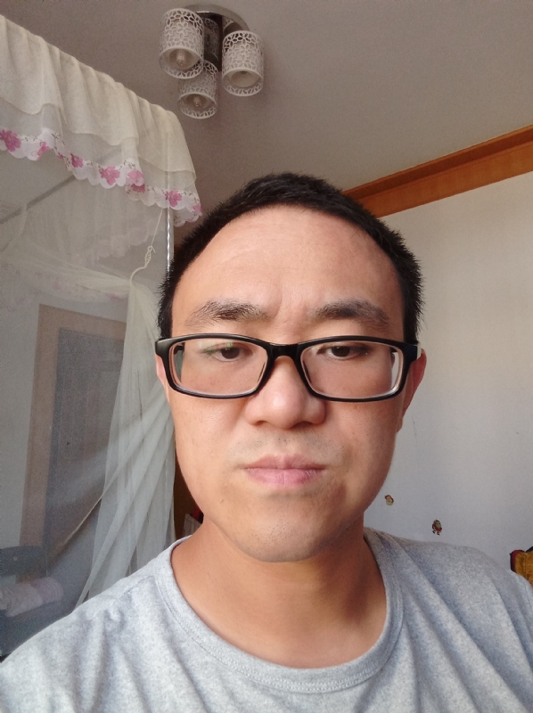 小涨常鸿的第一张照片--江门相亲服务中心