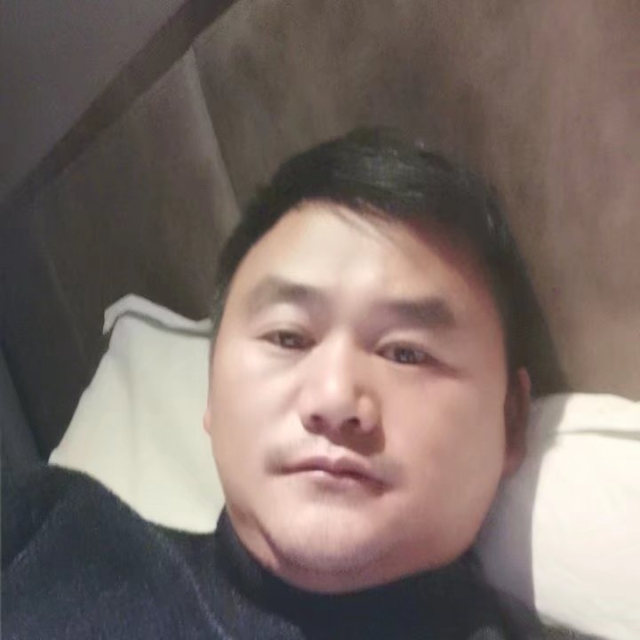奔跑的第四张照片--江门相亲服务中心