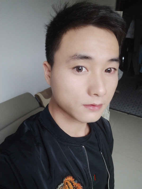 何凡的第三张照片--江门相亲服务中心