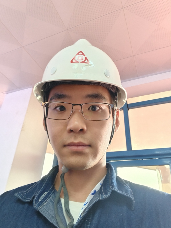 何鹏宇的第二张照片--江门相亲服务中心