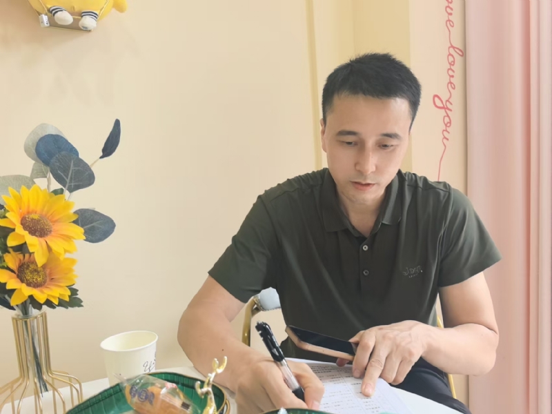 笑看一切的第二张照片--江门相亲服务中心
